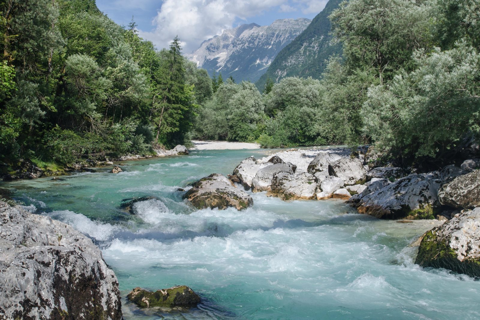 Za naš prvi družinski oddih v gorah je Bovec ponudil več, kot smo upali